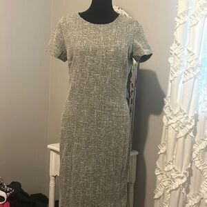 Banana republic women’s size 2 pencil dress    B